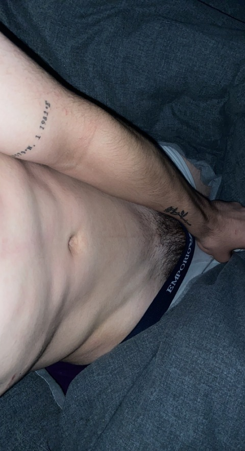 aaronrt onlyfans leaked picture 2