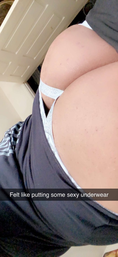 adrian27 onlyfans leaked picture 2