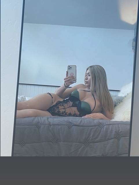 aishahsofey onlyfans leaked picture 2