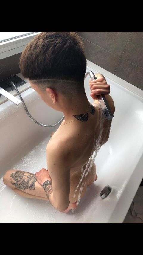 alejandromateo onlyfans leaked picture 2