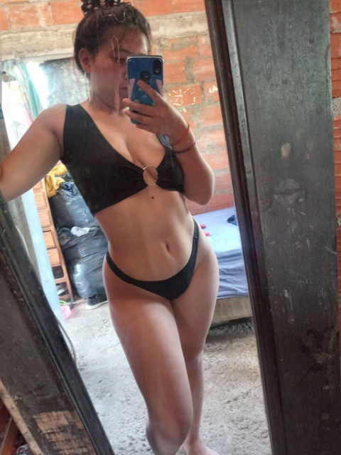 alexia23hot onlyfans leaked picture 2