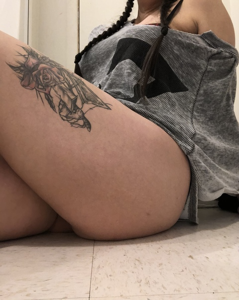 but_im_a_lady onlyfans leaked picture 2