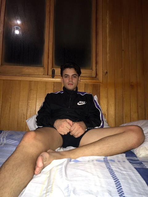 carlosanduquia onlyfans leaked picture 2