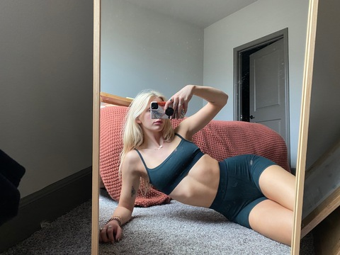 daphne0fficial onlyfans leaked picture 2