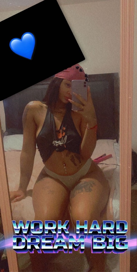 gigiwalker96 onlyfans leaked picture 2