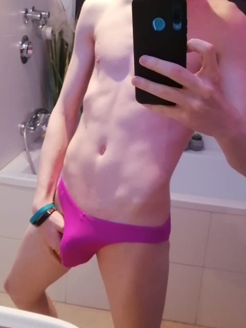 hugetwink onlyfans leaked picture 2
