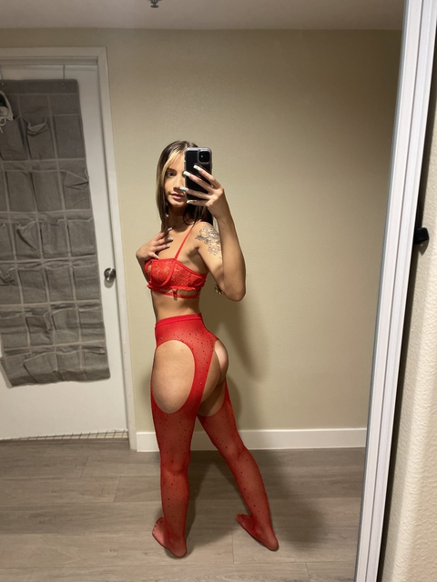 katiekayy16 onlyfans leaked picture 2