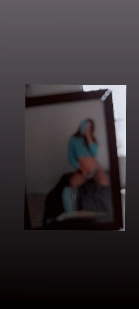 kellybazaure onlyfans leaked picture 2