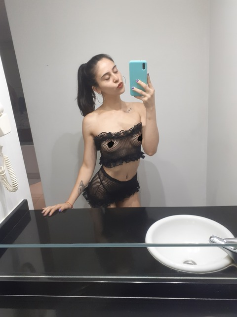 kmilabadgirl onlyfans leaked picture 2