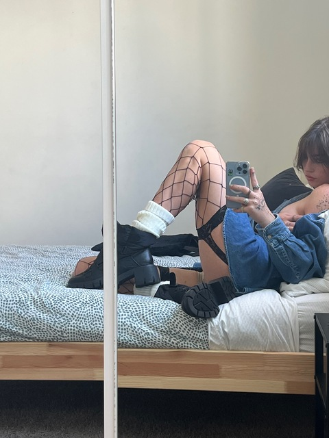 lo-ograce onlyfans leaked picture 2