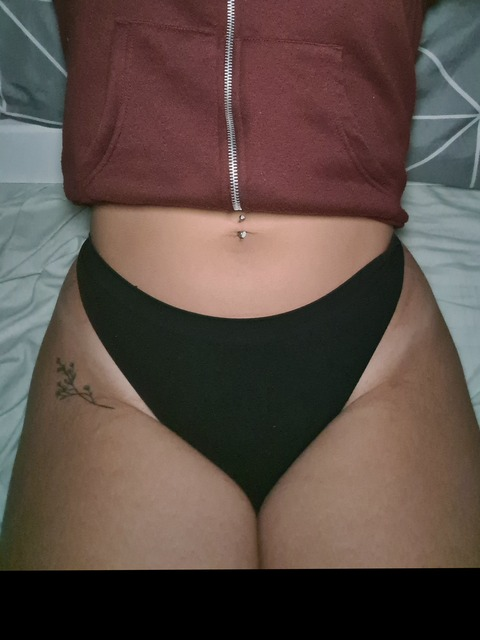 lucy.luu onlyfans leaked picture 2