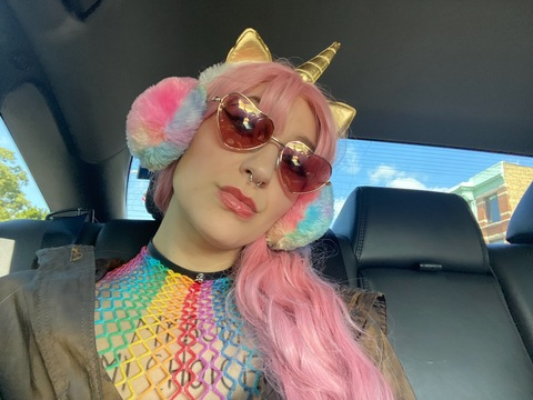 magictheunicornnn onlyfans leaked picture 2