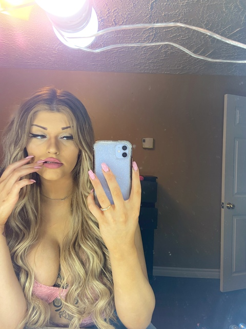 mayakellzz onlyfans leaked picture 2