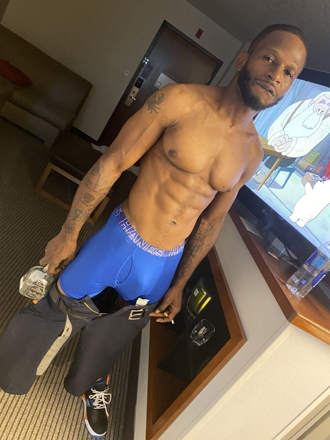 mrridickulous onlyfans leaked picture 2