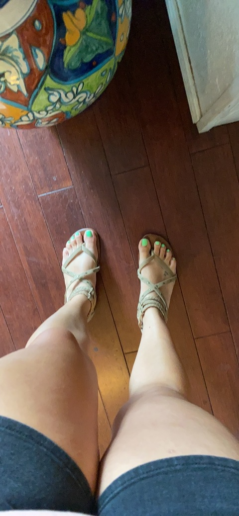 pandacutefeet onlyfans leaked picture 2