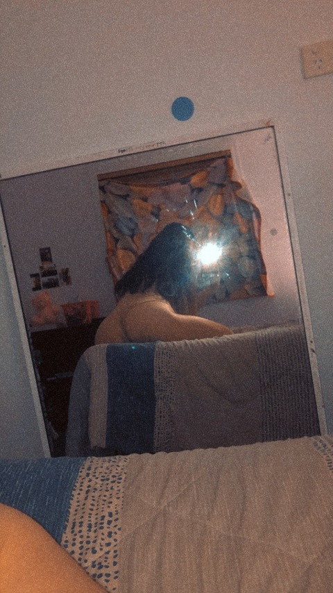 pretty_bitxh onlyfans leaked picture 2