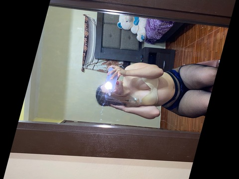 rebegarciaa onlyfans leaked picture 2