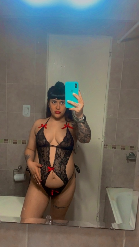 reinamiaa onlyfans leaked picture 2