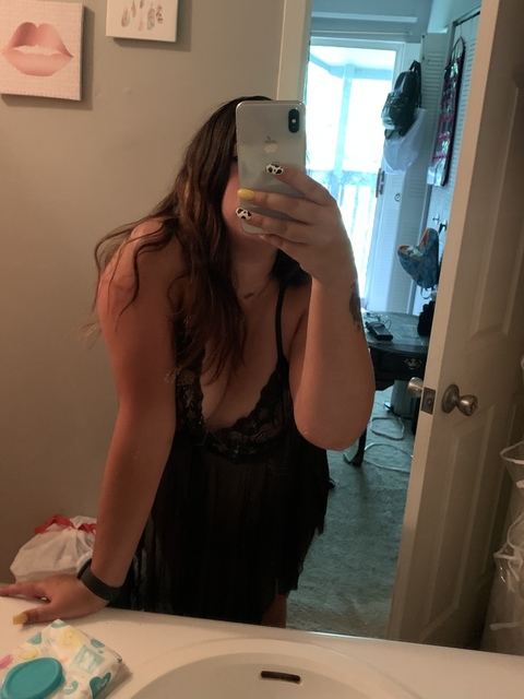 sexyymama97 onlyfans leaked picture 2