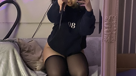 sweetlittlemoon onlyfans leaked picture 2