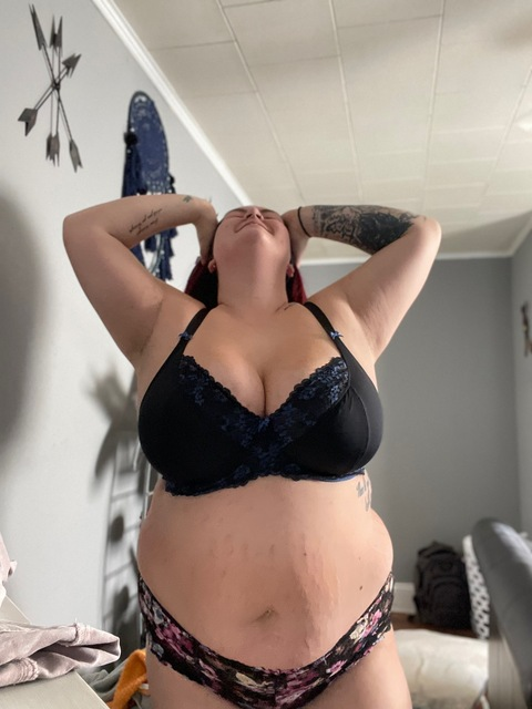 tayy38 onlyfans leaked picture 2